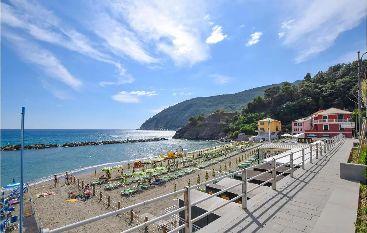 Amazing Home In Puntarospo With House Sea View Litorno 0*,  意大利